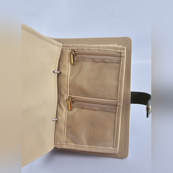 Vlando Yancy Travel Jewelry Organiser Foldable Jewelry Storage Book Green/Cream - Picture 7 of 15